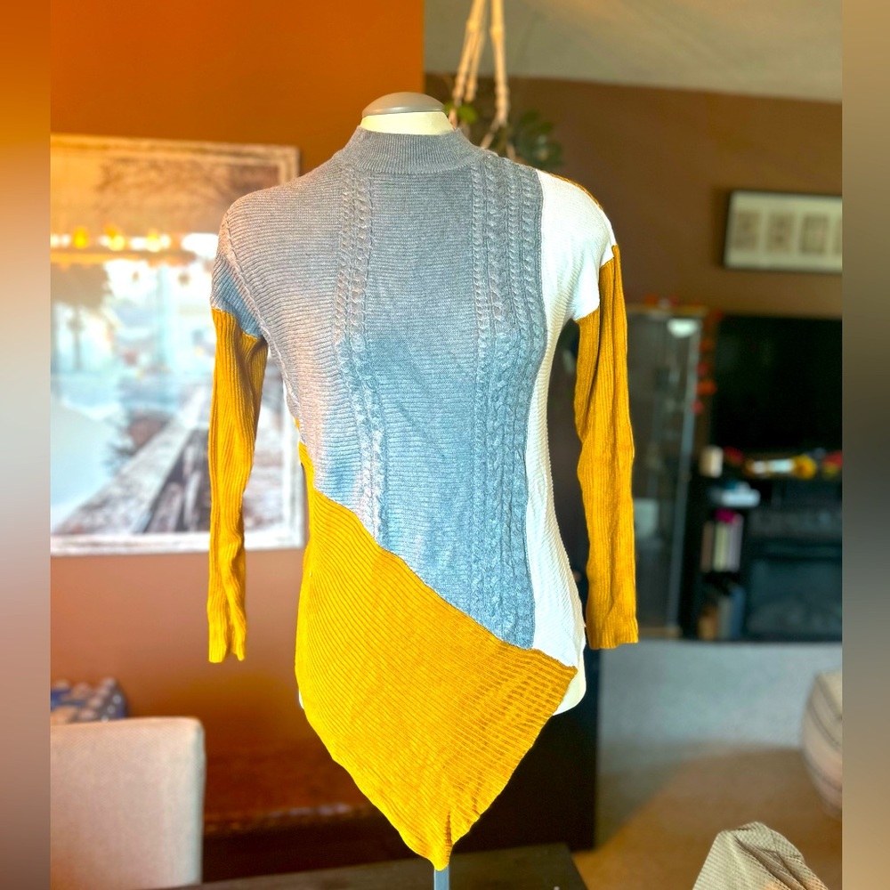 Gorgeous, gray white and yellow turtleneck sweater